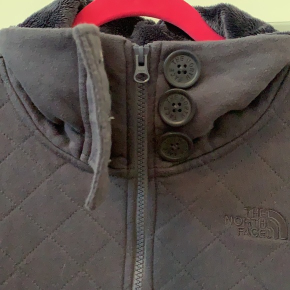 The North Face Fuzzy Jacket (S) - Picture 5 of 7